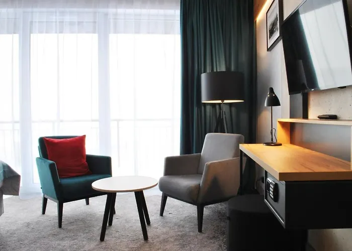 Czarna Perla - Czarna Gora By Sun & Snow ホテル シェンナ